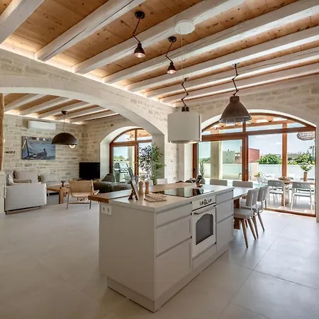 Villa Pileas Villa, A Supreme Retreat By The βeach, By Thinkvilla Pigianos Kampos (Crete)